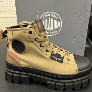 Palladium women's Olive and Black Boots